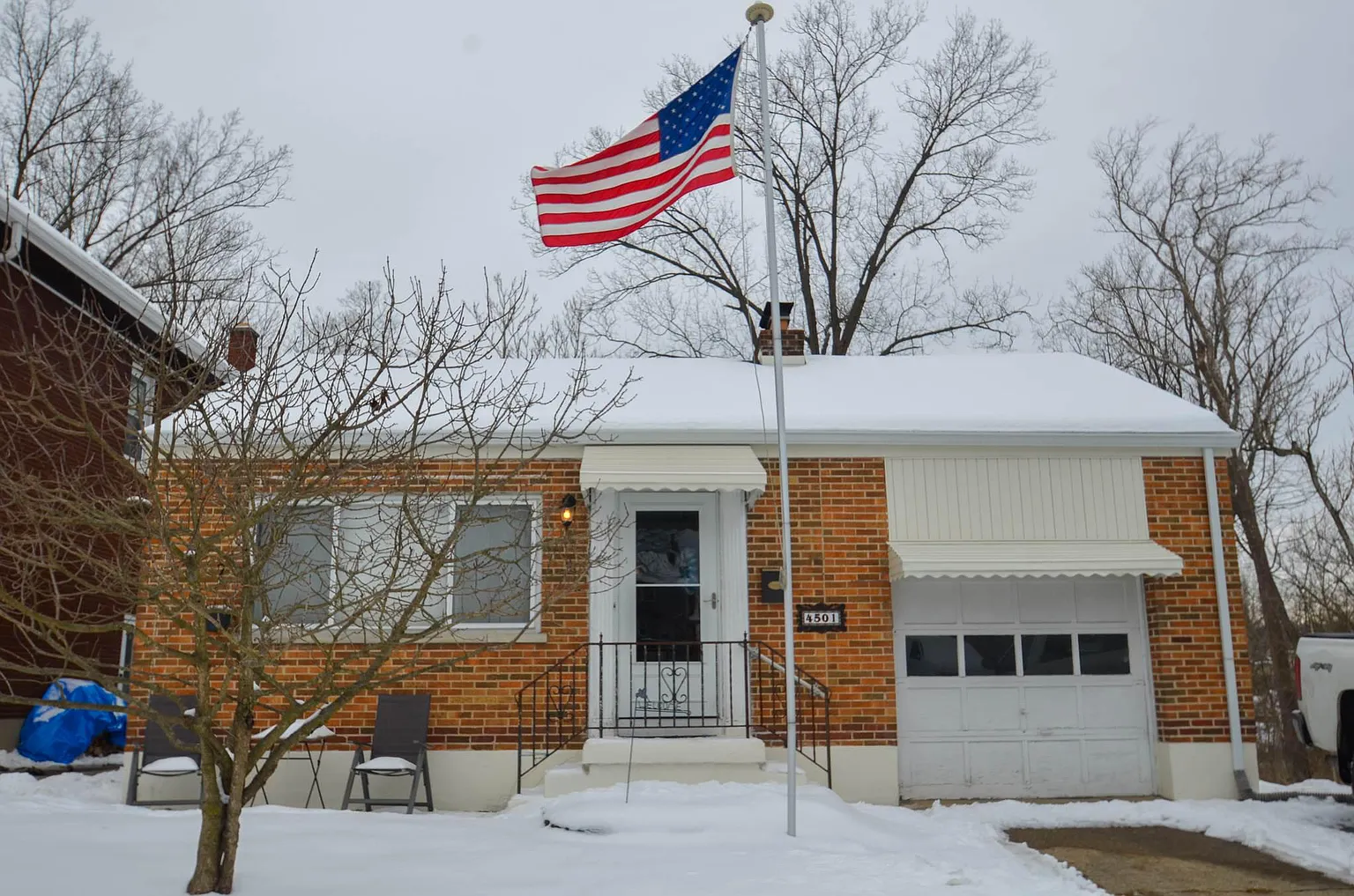 4501 Valley View Ln photo 1