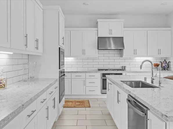 211 Creekside Ct, Scotts Valley, CA 95066