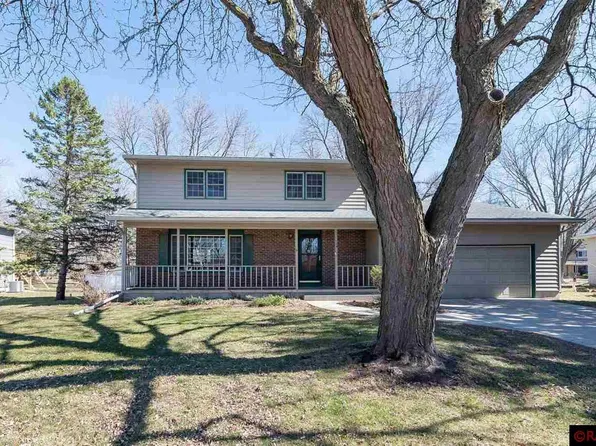 1734 Candi Ln, North Mankato, MN 56003