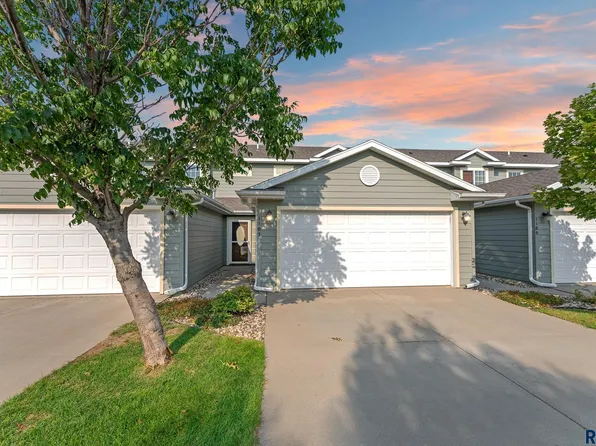 1103 N Fir Pl, Sioux Falls, SD 57107