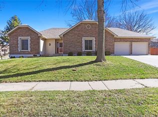 2104 NW 5th St, Blue Springs, MO 64014