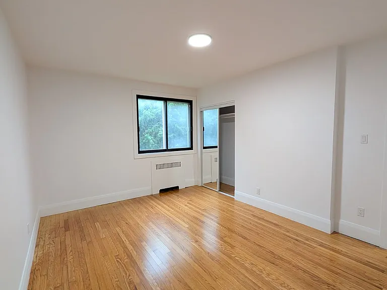 324 Laurier Ave E #MAIN — Photo 16