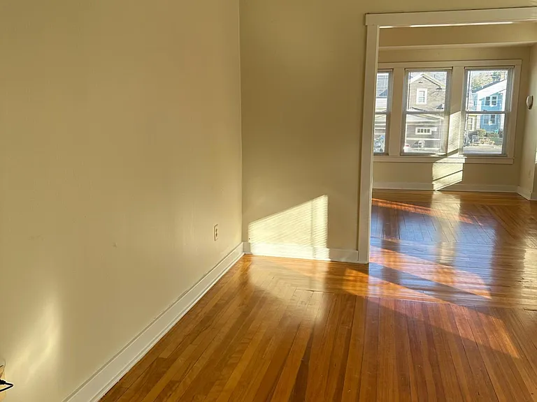 222 Clarendon St — Photo 31
