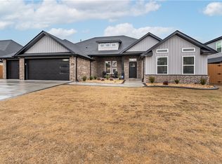 631 Bronco St, Centerton, AR 72719