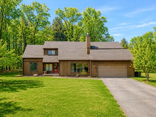 903 Cram Ln, Albion, MI 49224