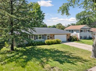 204 Strese Ln, Apple Valley, MN 55124