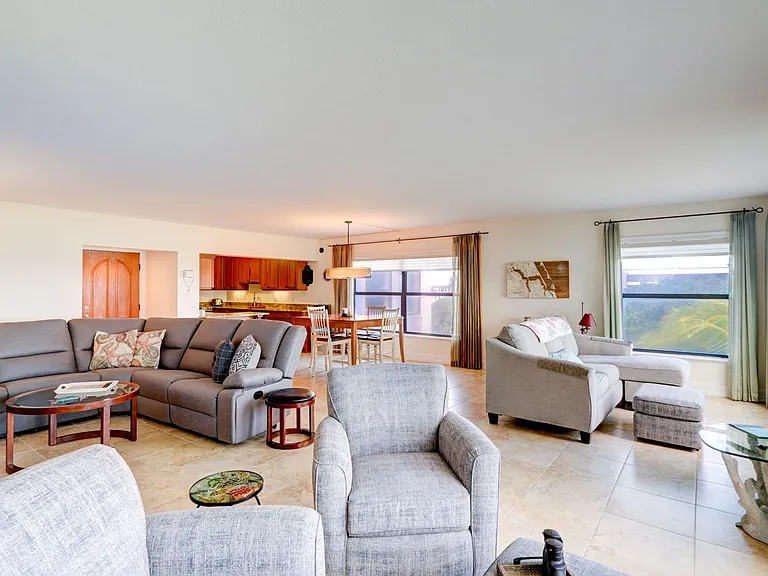 1289 NE Ocean Blvd #10 — Photo 11