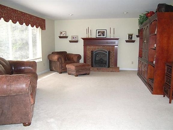 4th image of 7733 Waters Edge Dr