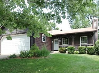 21306 W Spruce Rd, Lake Zurich, IL 60047