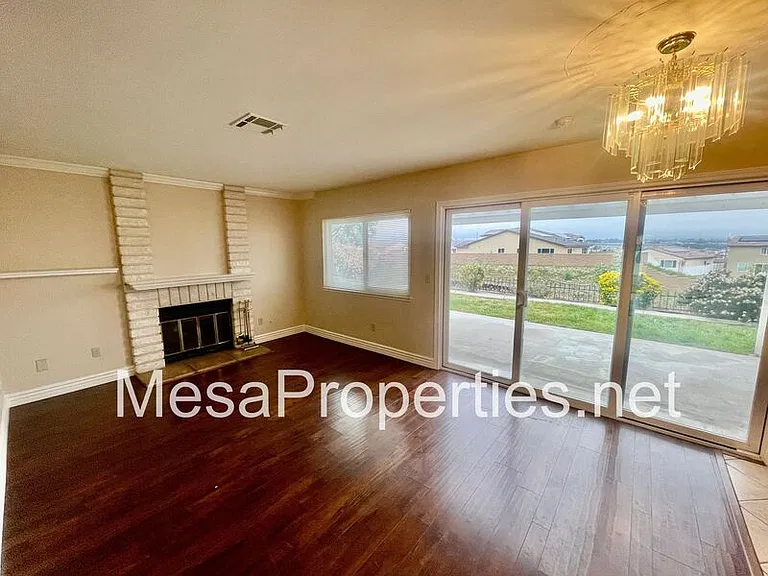 2407 N Sycamore Ave — Photo 8