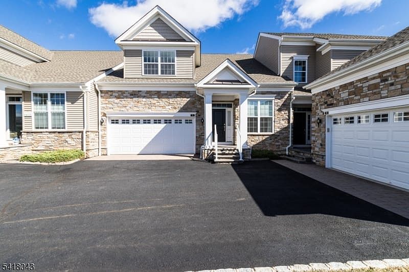 1st image of 76 Van Cleef Dr