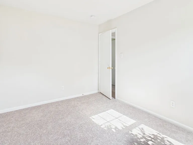 2336 Sara Ln — Photo 22