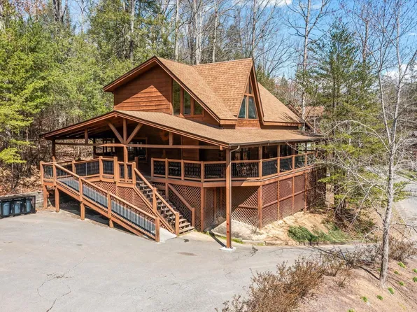 674 Eagles Boulevard Way, Pigeon Forge, TN 37863