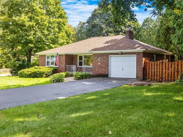 20 Richlee Dr, Camillus, NY 13031