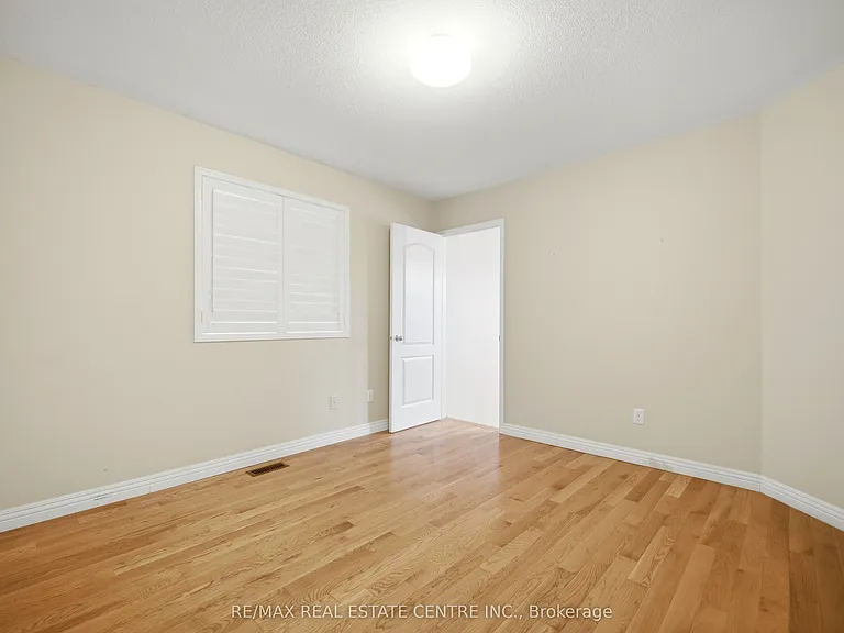 5218 Oscar Peterson Blvd — Photo 38