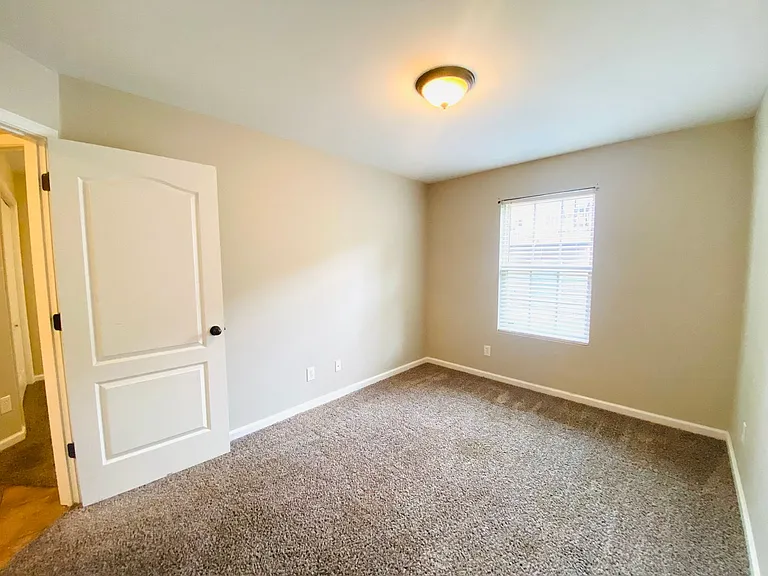 1728 Thistlewood Dr — Photo 23