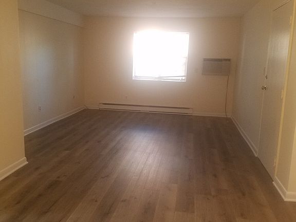 4th image of 55 Elmwood Park APT 1