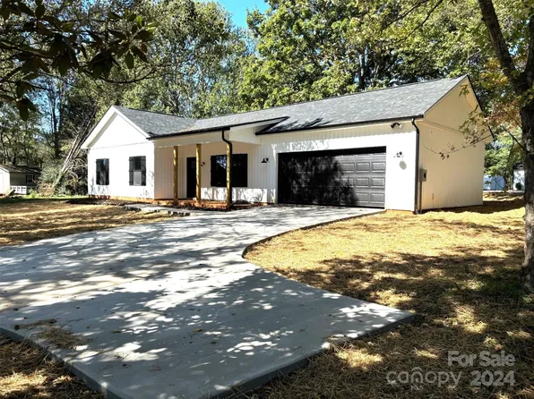 1006 Saint Davids St SE #16, 19/a Conover, NC 28613