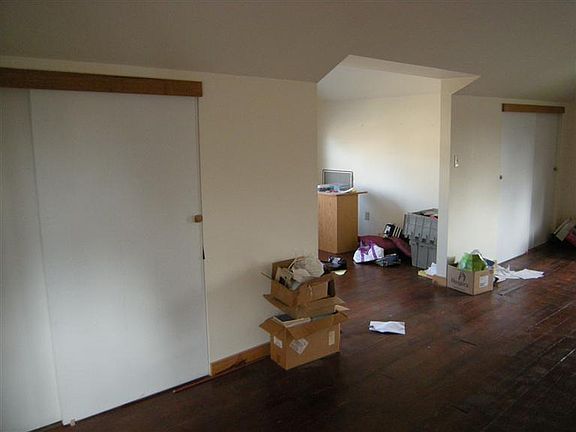3rd image of 536 W Fairview Ave