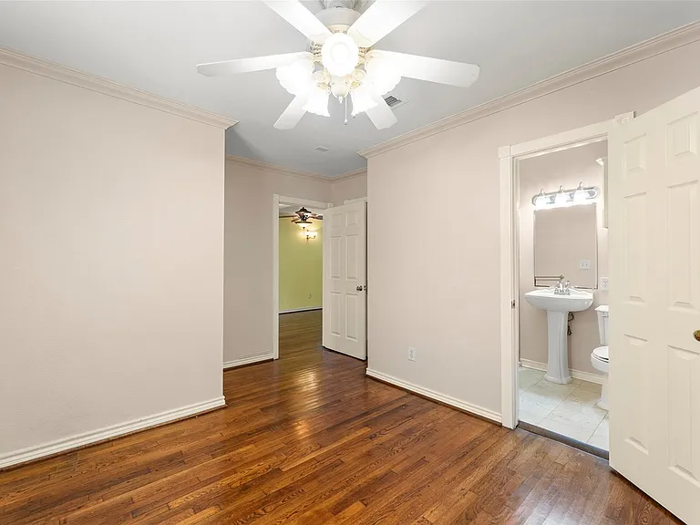 1535 W 25th St — Photo 27