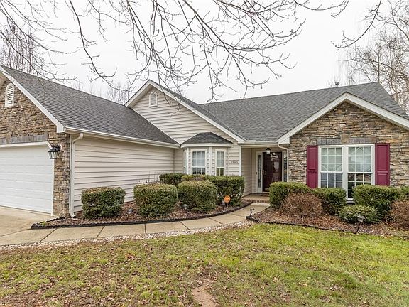 2nd image of 3905 Pepperbush Dr