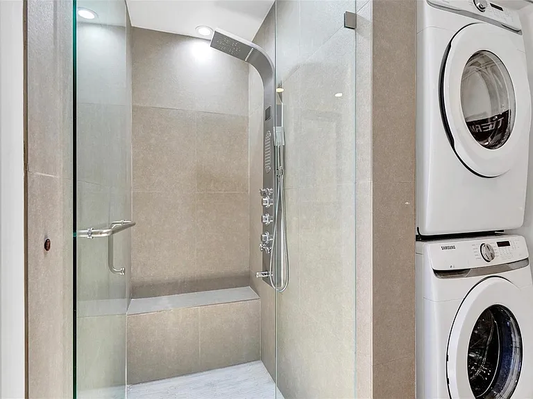 2051 Coral Reef Dr — Photo 31