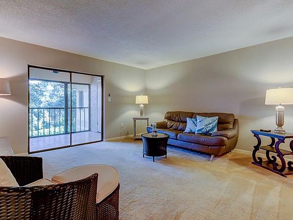 4th image of 2666 Sabal Springs Cir APT 202