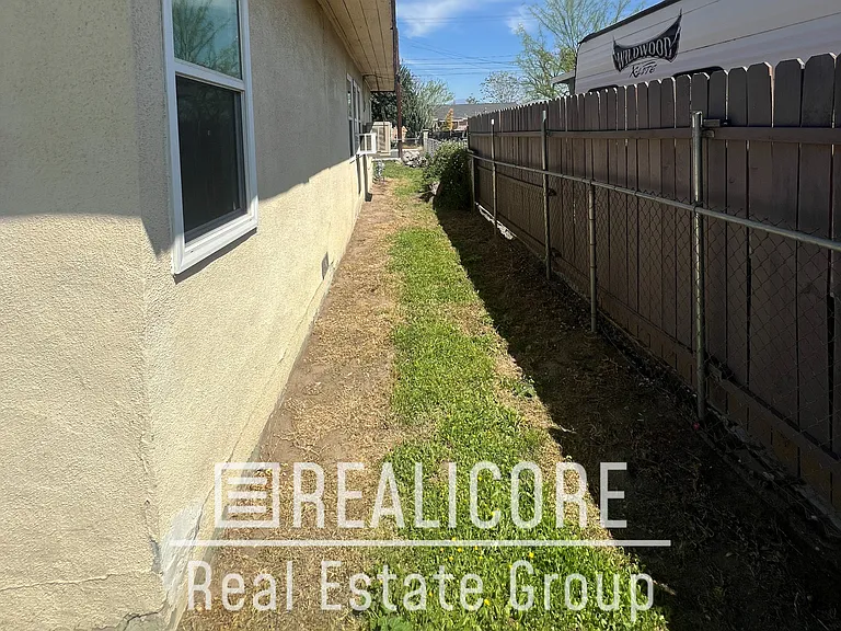 7650 Elm St #1 — Photo 9