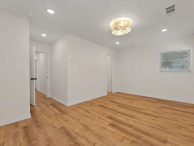 7508 Deaver Dr — Photo 15
