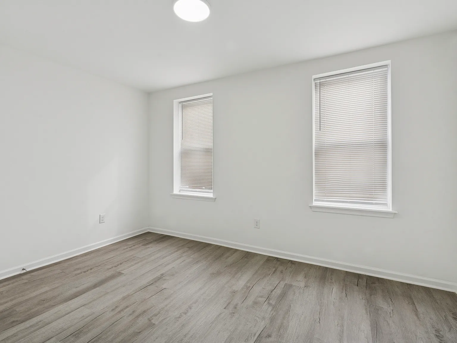 4 bed, 1048 sqft, $1,790 — Photo 4