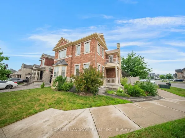 298 W Lawn Cres, Whitchurch Stouffville, ON L4A 1X3