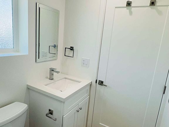 3rd image of 2908 W Elmlawn Dr