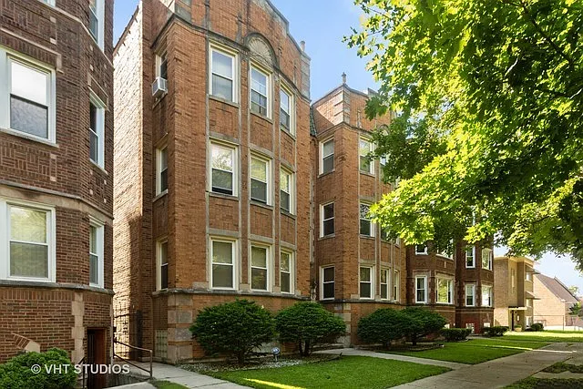 8136 S Calumet Ave #2S photo 1
