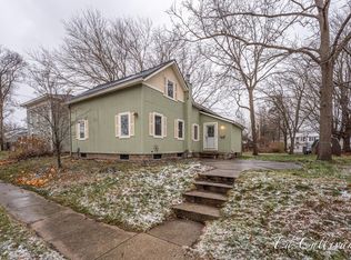 211 N Division St, Spring Lake, MI 49456