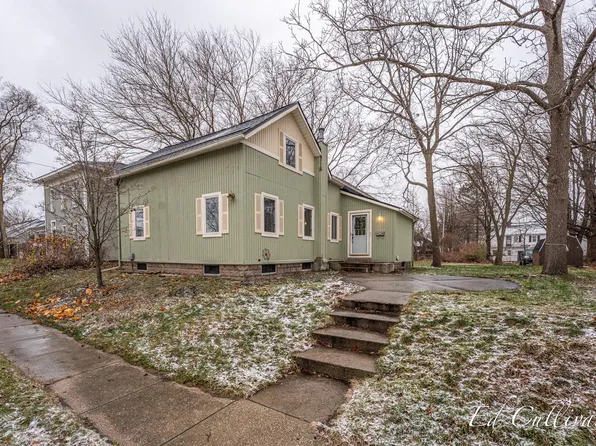 211 N Division St, Spring Lake, MI 49456