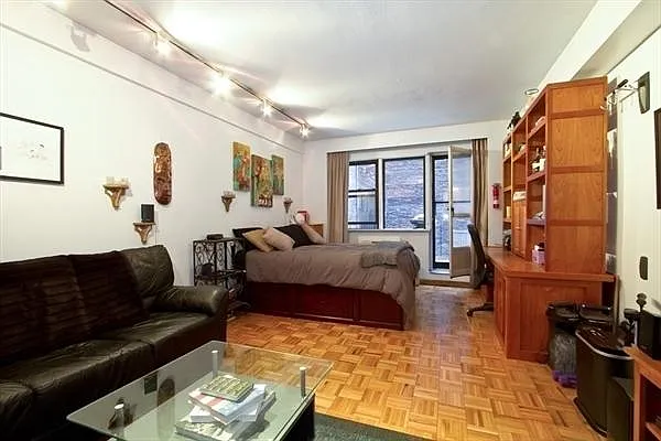 Rented by Town Residential | media 29