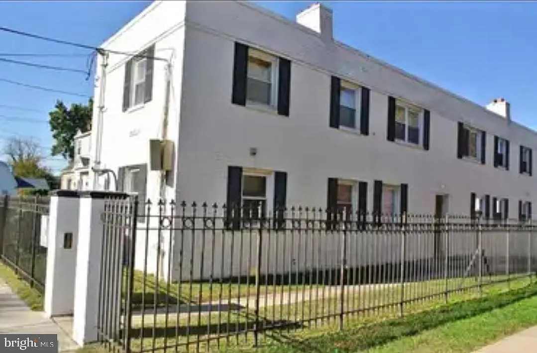 4610 Kane Pl NE APT 101 photo 1