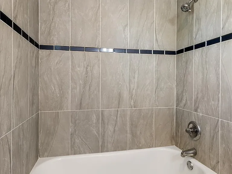 122 NE Angus St — Photo 22
