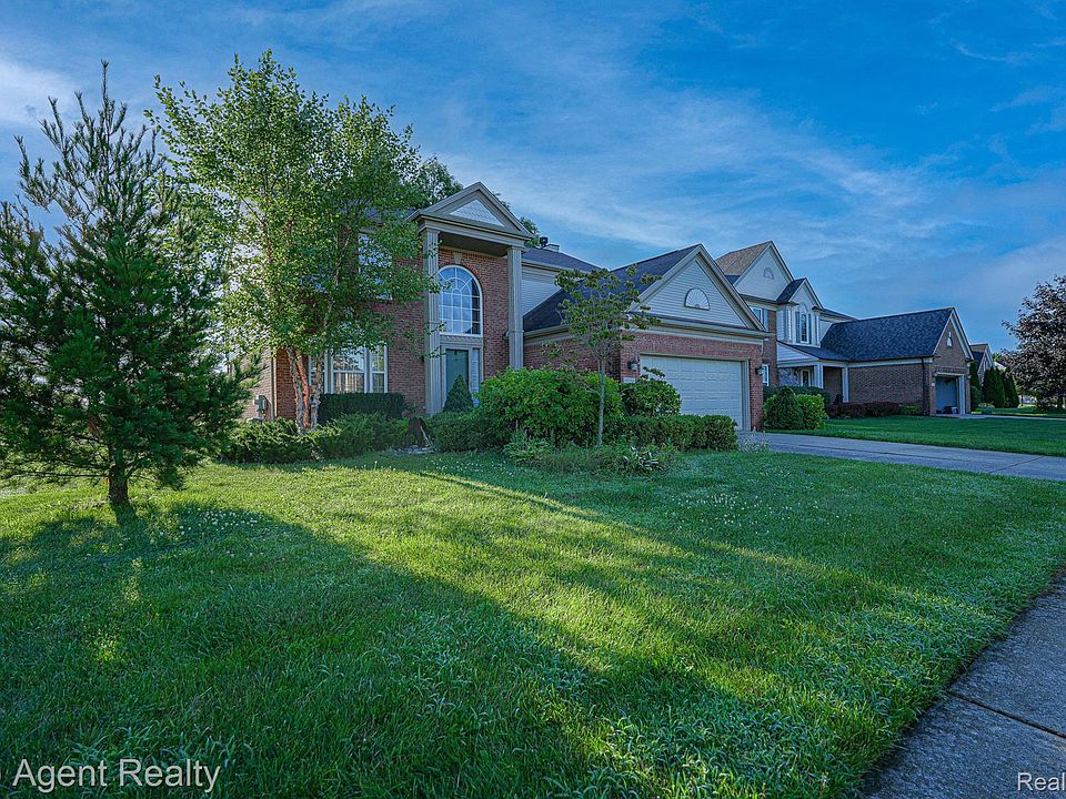 1st image of 50504 Lancelot Dr