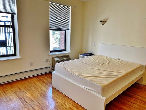 4th image of 218 New York Ave APT B3