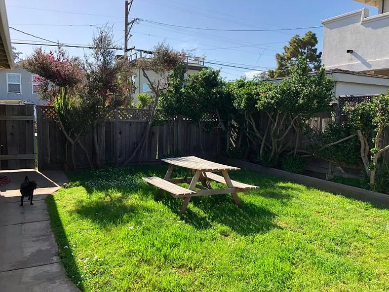 E Cliff Dr — Photo 3