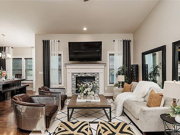 2nd image of 3037 Western Bluffs Blvd