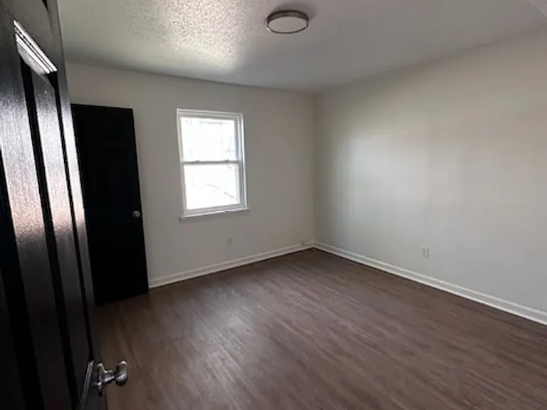 7437 Private Ln #12 — Photo 5