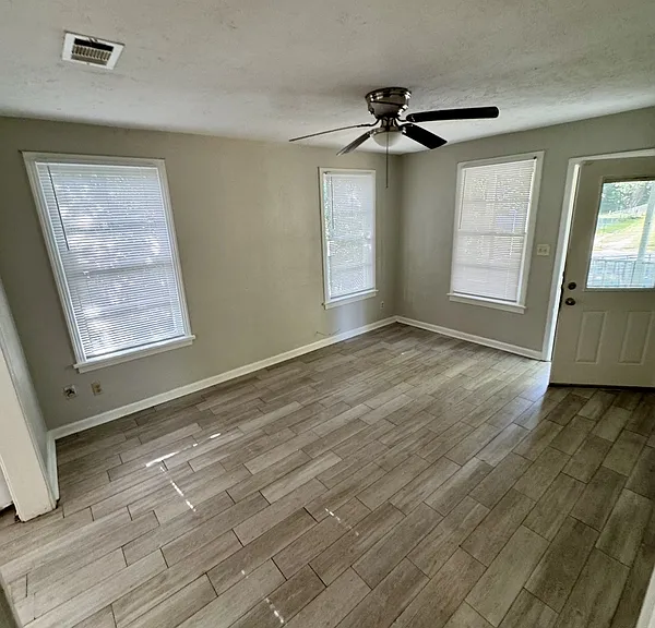 1618 Elberta Dr — Photo 3