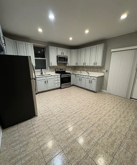 6412 S Greenwood Ave #2 — Photo 4