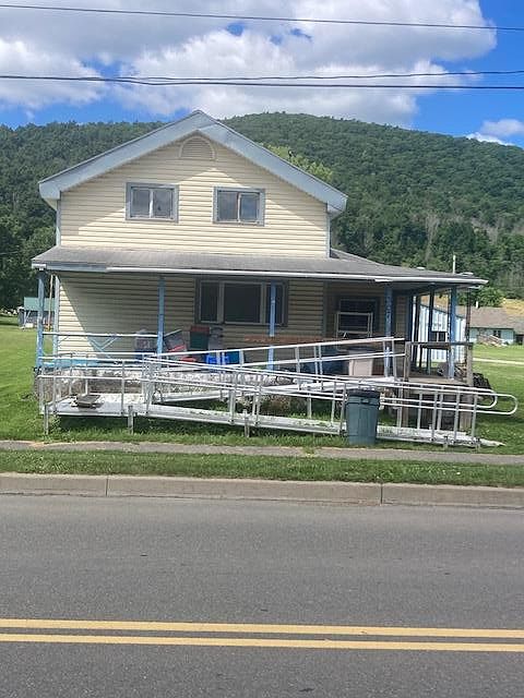 1st image of 307 E Main St