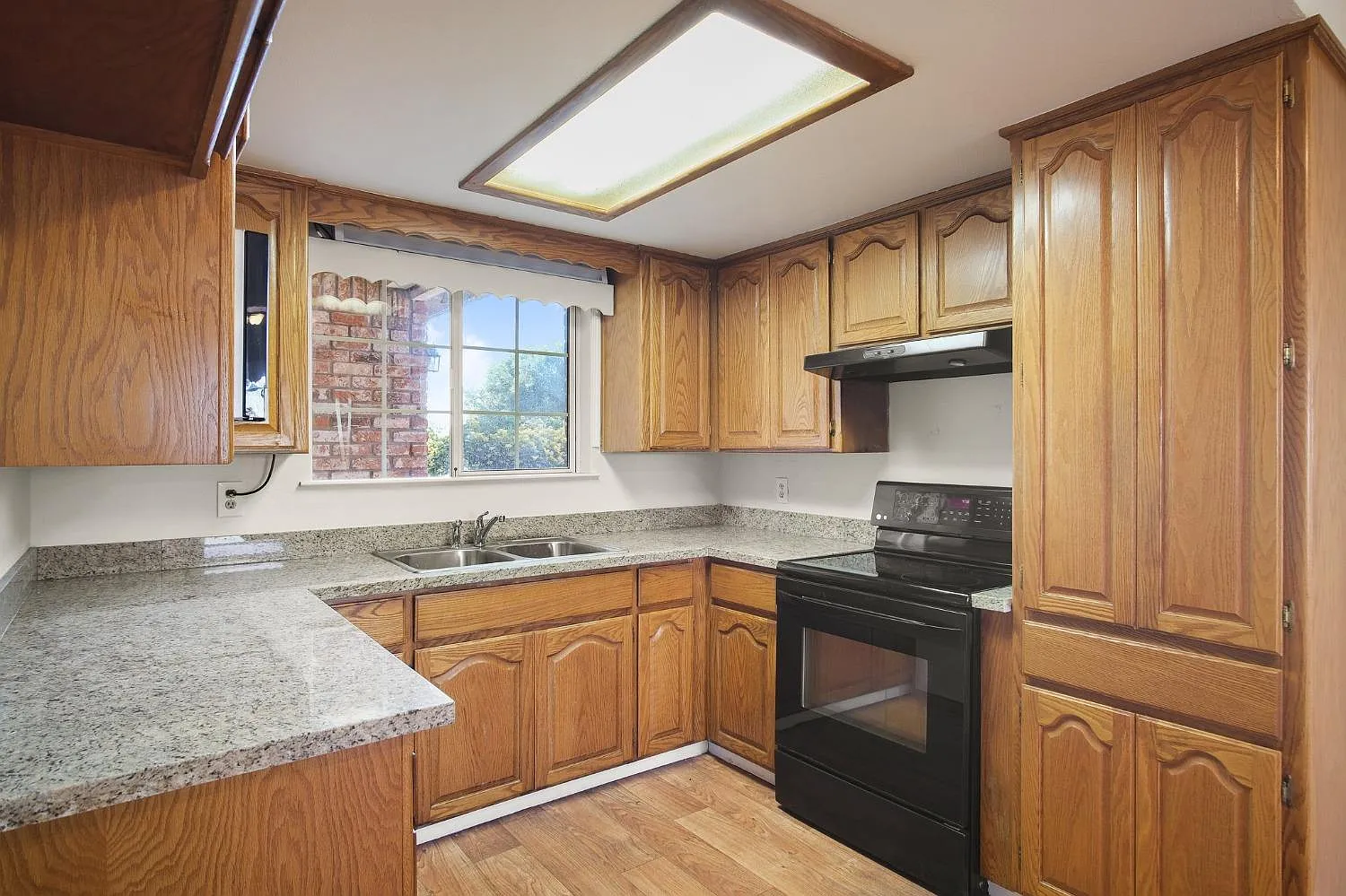 1700 Couchman Ln photo 1