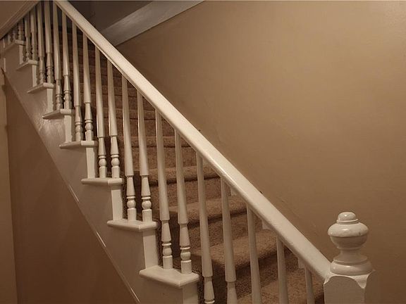 5th image of 220 Franklin Ave