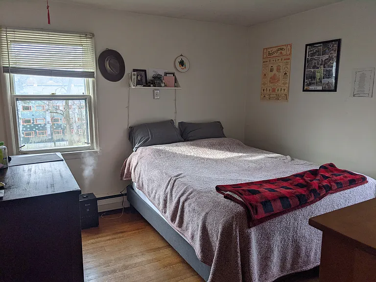 927 E State St #2R — Photo 6