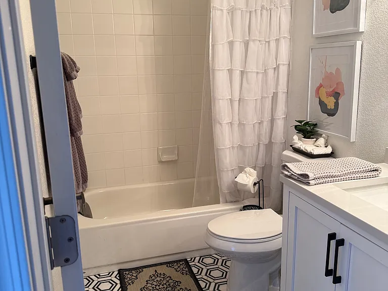 4455 E Paradise Village Pkwy S #1040 — Photo 10